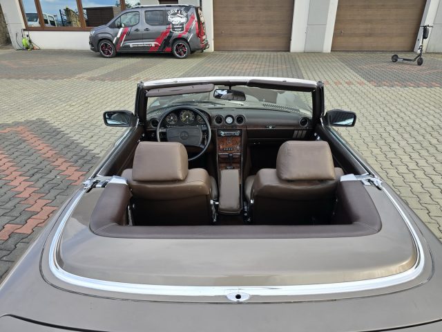 1988 Mercedes 560SL R107 — zdjęcie 11